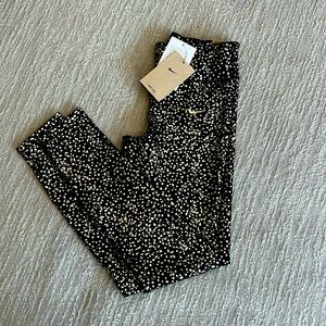 Brand New Never Worn girls Nike Leggings!